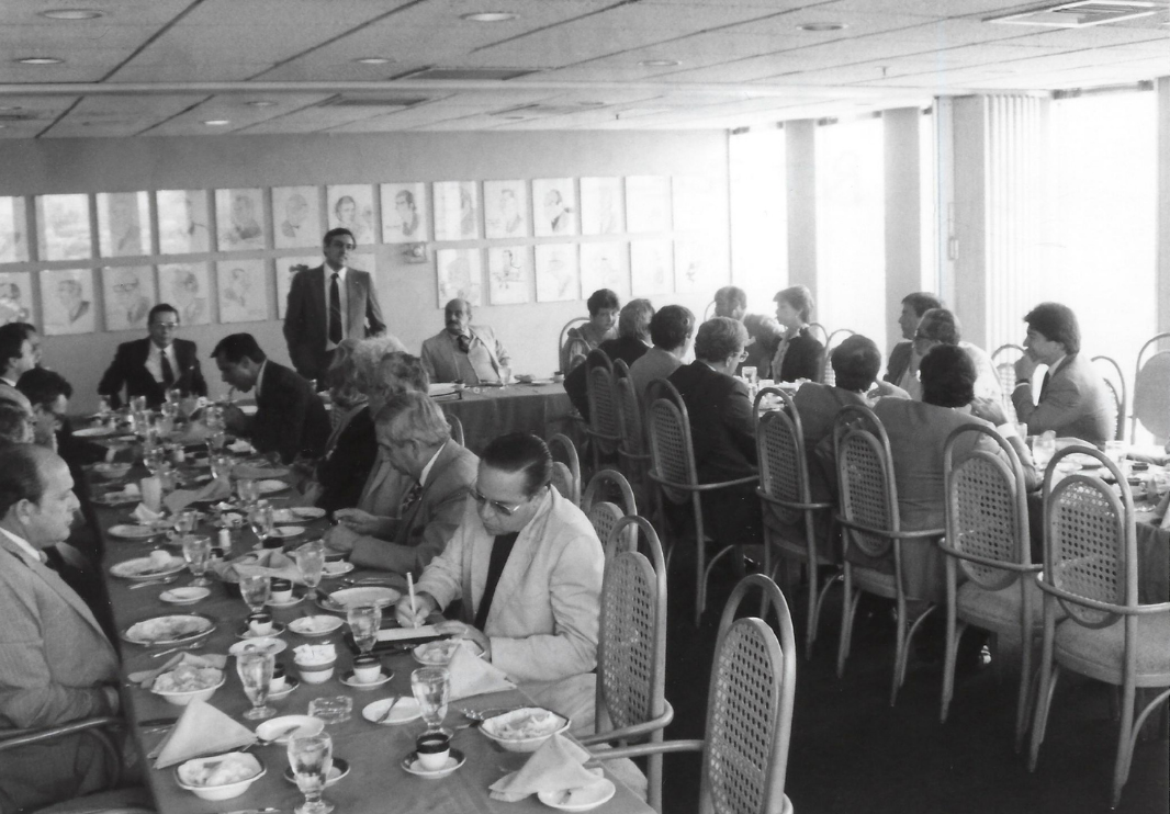 Cuban American professionals gathered at the founding of FACE in 1982